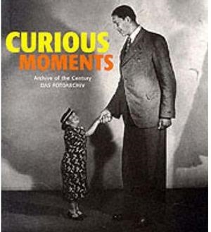 CURIOUS MOMENTS | 9783829029889 | NEUBAUER, HENDRIK