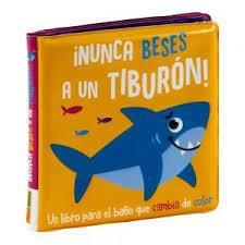 NUNCA BESES A UN TIBURON- LIBRO BAÑO | 9788411013192 | AA.VV.